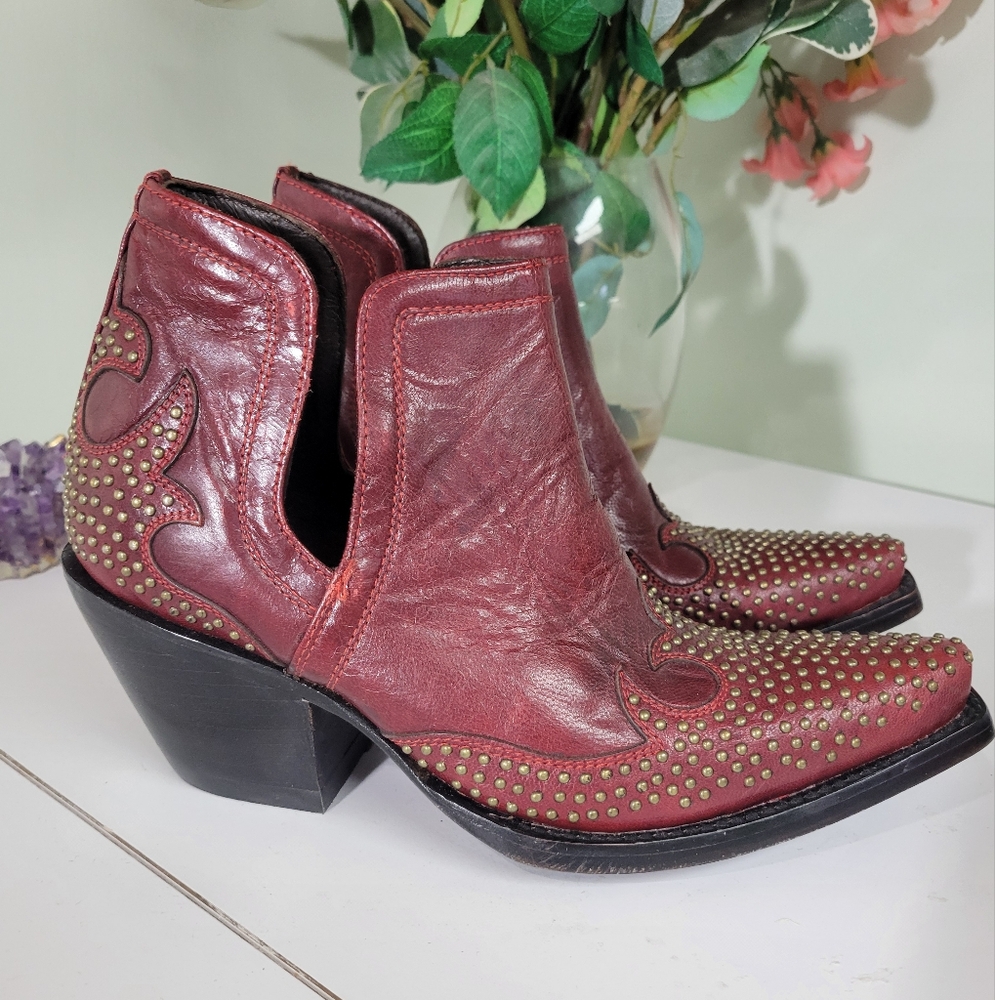 🎉HP🎉 NEW ARIAT Studded Red Leather Snip Toe boots Booties 7 - Picture 2 of 14